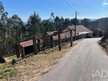 Quinta rural T4 em Santa Cruz da Trapa e São Cristóvão de Lafões de 200 m²