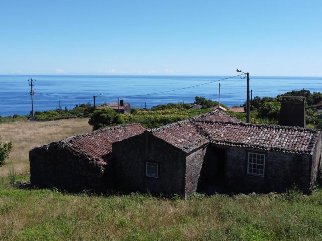 Quinta Rústica com Projeto Aprovado 3 Edifícios Ideal para Alojamento Local Fetais, Lajes do Pico