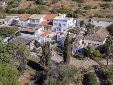 Quinta T14 de exelênçia com Piscina em 3,8 ha de Área em Odiáxere