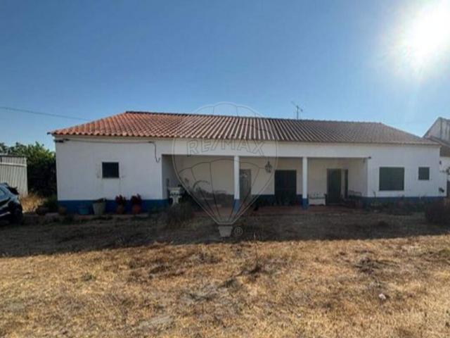 Quinta T2 à venda em Biscainho, Coruche RE/MAX Portugal