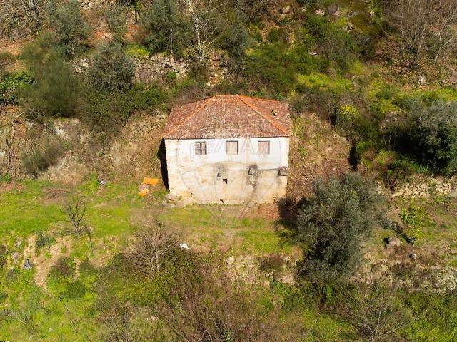 Quinta T2 à venda em Oliveira, Cinfães RE/MAX Portugal