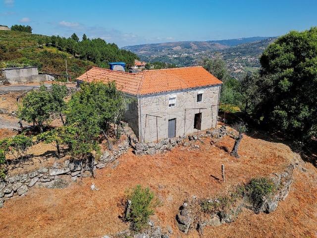 Quinta T2 à venda em Oliveira, Cinfães RE/MAX Portugal