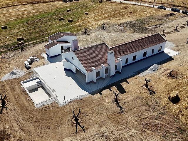 Quinta T3 à venda em Nossa Senhora da Tourega e Nossa Senhora de Guadalupe, Évora RE/MAX Portugal