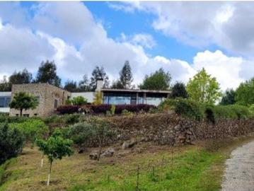 Quinta T3 em Oliveira do Hospital e São Paio de Gramaços de 273,00 m²