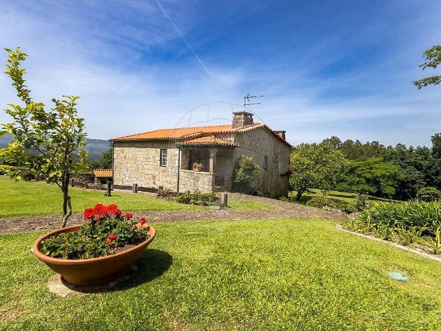 Quinta T4 à venda em Agualonga, Paredes de Coura RE/MAX Portugal