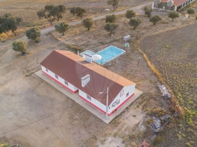 Quinta T4 à venda em Avis
