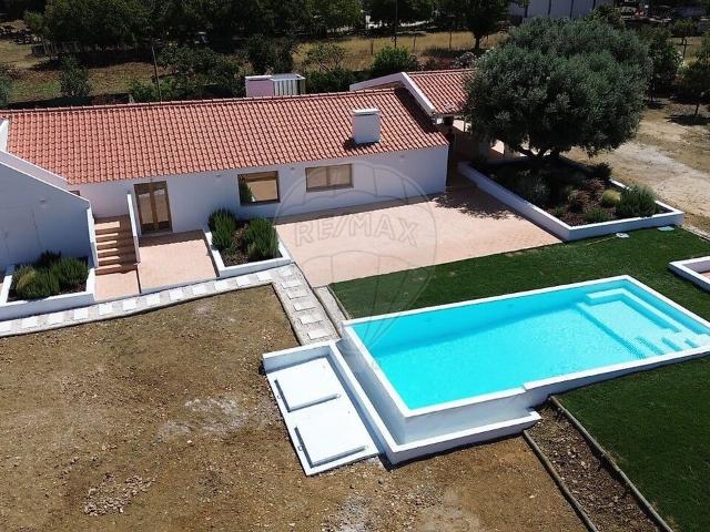 Quinta T4 à venda em Estremoz Santa Maria e Santo André, Estremoz RE/MAX Portugal