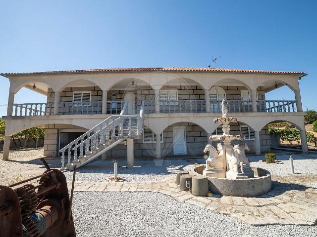Quinta T4 à venda em Juncais, Vila Ruiva e Vila Soeiro do Chão, Fornos de Algodres RE/MAX Portugal