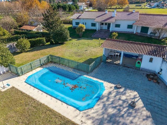 Quinta T4 à venda em Santiago, Seia RE/MAX Portugal