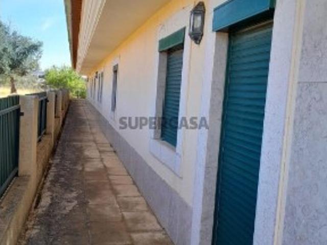 Quinta T4 em São Bento do Cortiço e Santo Estêvão de 292,5 m²