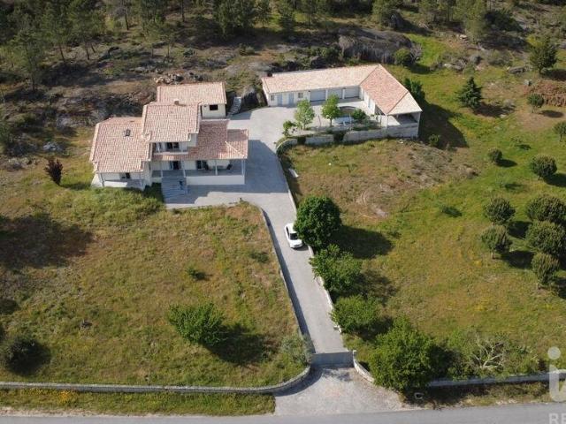 Quinta T5 em Figueiró da Granja de 530 m²