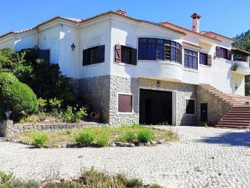 Aiana de Cima, Castelo, Sesimbra - Garagem