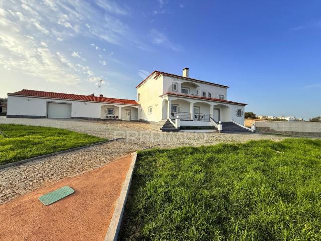Quinta T5 Elvas com Piscina