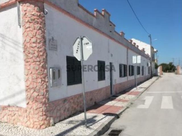 Moradia T6 Aldeia Vinhateira de Fernando Pó