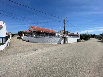 Quinta T7 com Restaurante e Terreno Rústico para Venda em Montemor o Novo