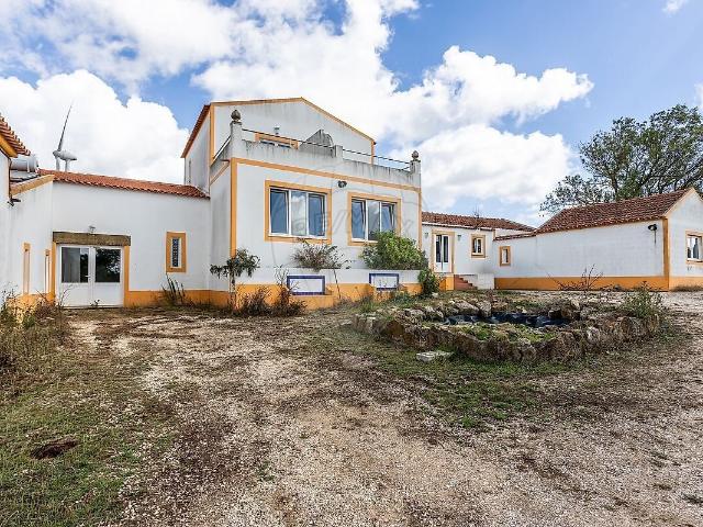 Quinta T7 à venda em Santiago dos Velhos, Arruda dos Vinhos RE/MAX Portugal