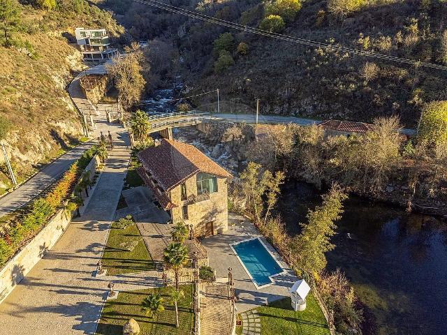 Quinta T9 à venda em Várzea de Abrunhais, Lamego RE/MAX Portugal
