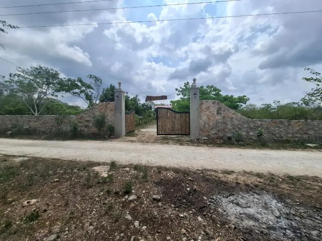 QUINTA / TERRENO EN VENTA EN TIXKUNCHEIL, BACA