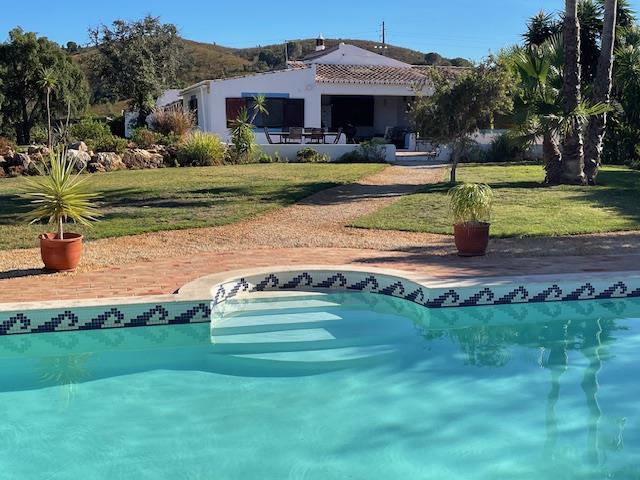 Quinta tradicional renovada isolada com piscina 312m² Silves