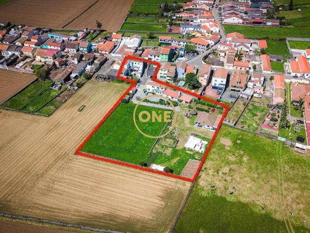 Quinta Urbana com Moradia Independente, 8 Aparts e 5.723 m² de Terreno