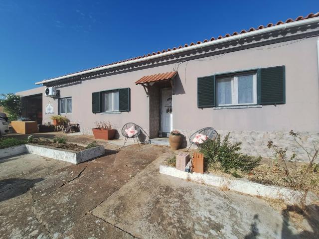 Quinta V2 com Garagem e Terreno em Albergaria dos Fusos