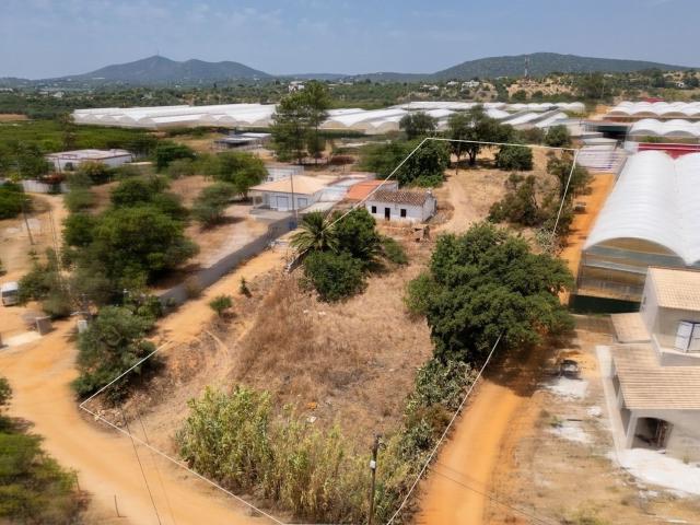 Quinta V3 + 1 com vista mar inserida num terreno com 3427 m2. 109m² Moncarapacho e Fuseta
