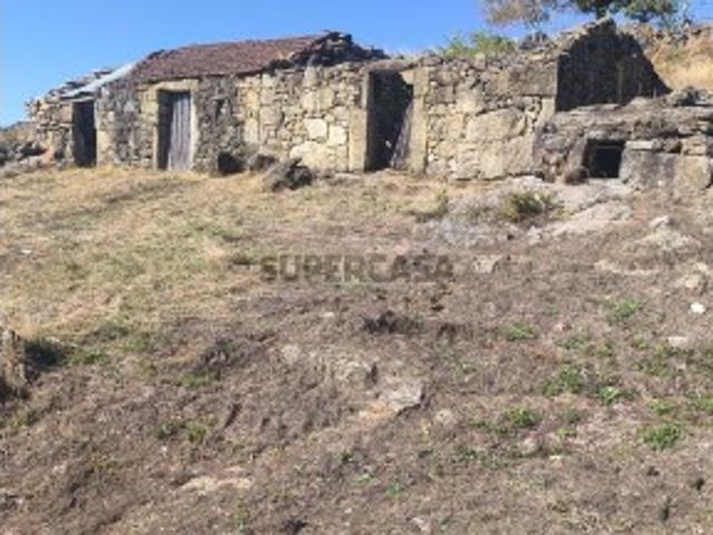 Quintas e casas rústicas em Sortelha