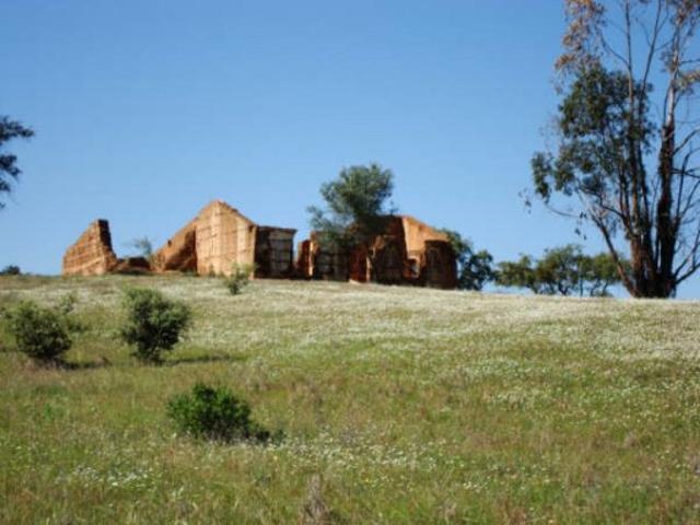 Quintas e casas rústicas em Salvada e Quintos