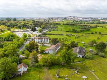 Quintas e casas rústicas T0 em Canaviais
