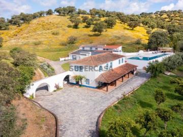 Quintas e casas rústicas T0 em Ciladas