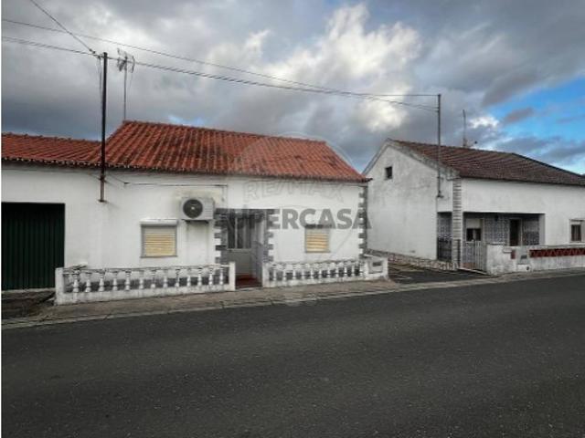 Quintas e casas rústicas T0 em Nossa Senhora do Bispo