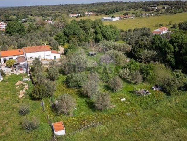Quintas e casas rústicas T0 em Nossa Senhora do Bispo