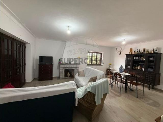 Quintas e casas rústicas T0 em Nossa Senhora do Bispo