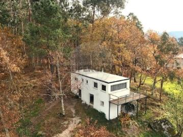 Quintas e casas rústicas T0 em Refojos de Basto