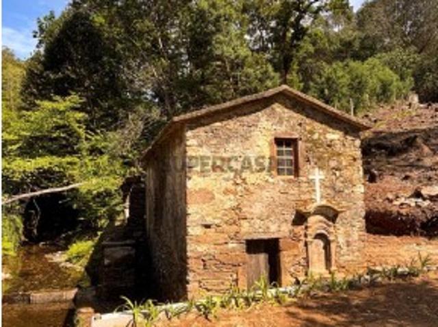 Quintas e casas rústicas T0 em Venade e Azevedo