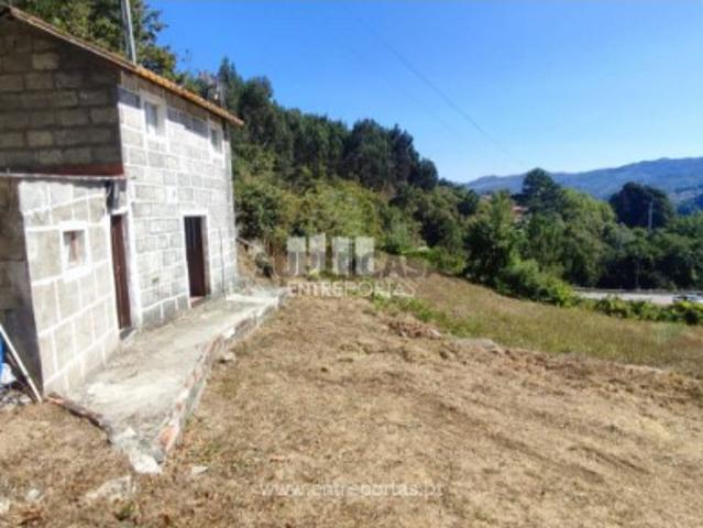 Quintas e casas rústicas T1 em Campelo e Ovil