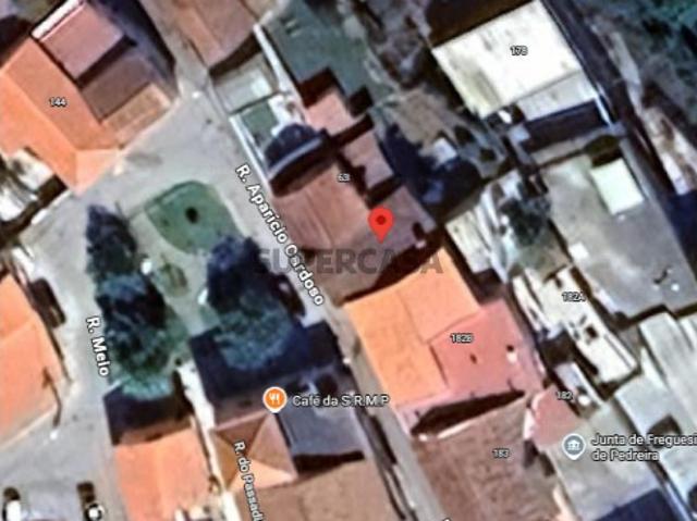 Quintas e casas rústicas T1 em Além da Ribeira e Pedreira