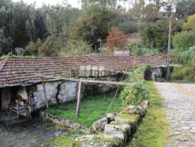 Quintas e casas rústicas T1 em Eja
