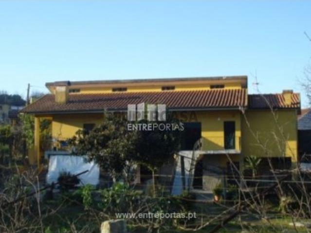 Quintas e casas rústicas T1 em Marco