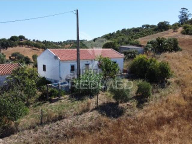 Quintas e casas rústicas T1 em São Luís