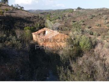 Quintas e casas rústicas T1 em Luzianes Gare
