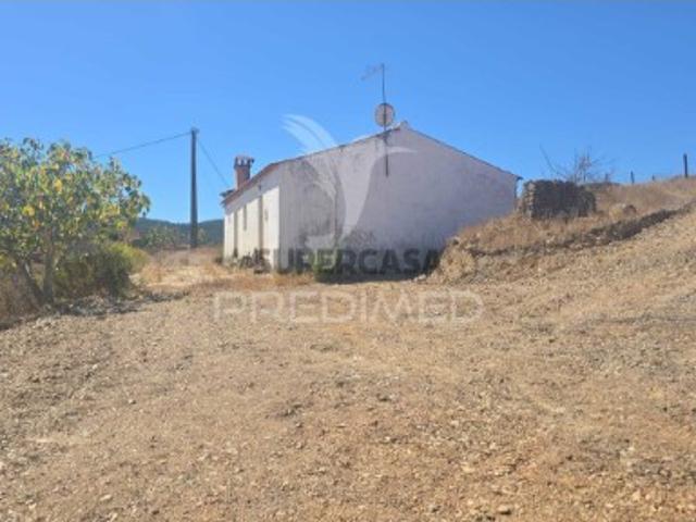 Quintas e casas rústicas T1 em Sabóia