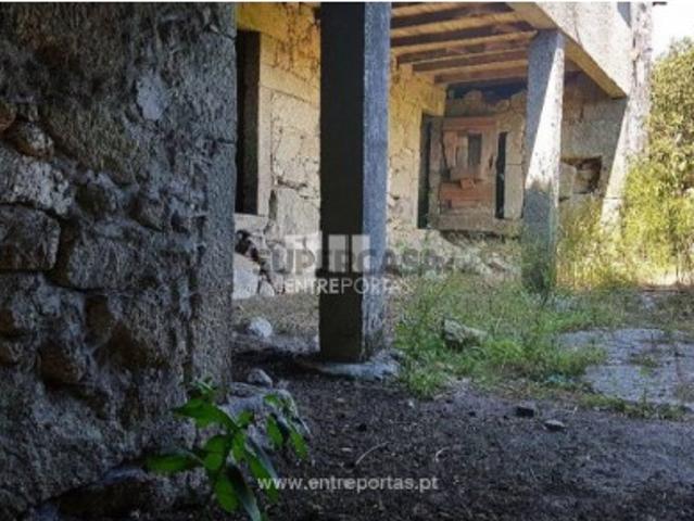 Quintas e casas rústicas T1 em Poiares