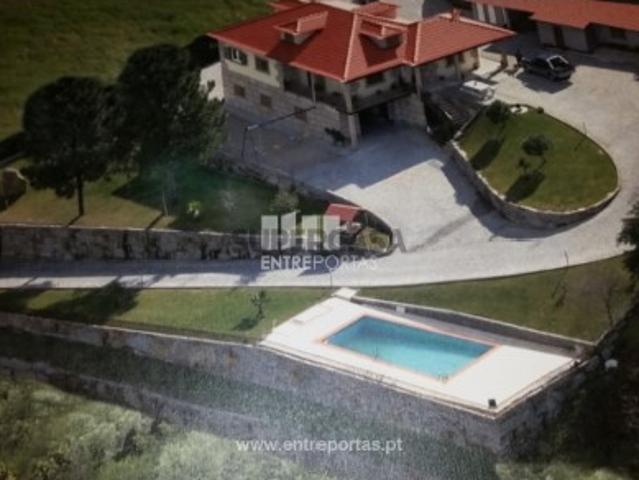 Quintas e casas rústicas T1 em Várzea, Aliviada e Folhada