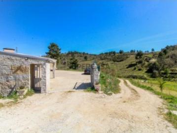 Quintas e casas rústicas T2 em Guarda