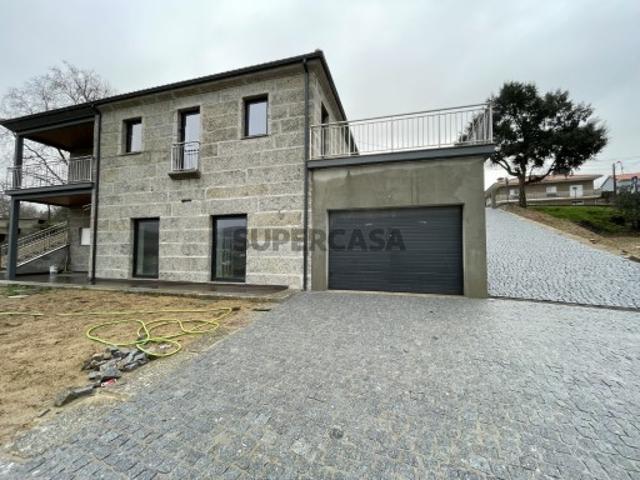 Quintas e casas rústicas T2 em Frende