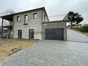 Quintas e casas rústicas T2 em Frende
