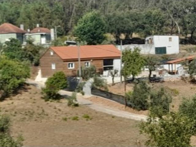 Quintas e casas rústicas T2 em Maçãs de Dona Maria