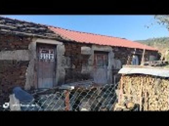 Quintas e casas rústicas T2 em Nespereira