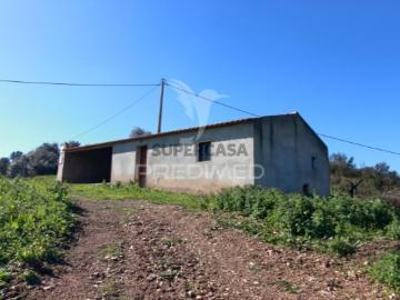 Quintas e casas rústicas T2 em São Martinho das Amoreiras